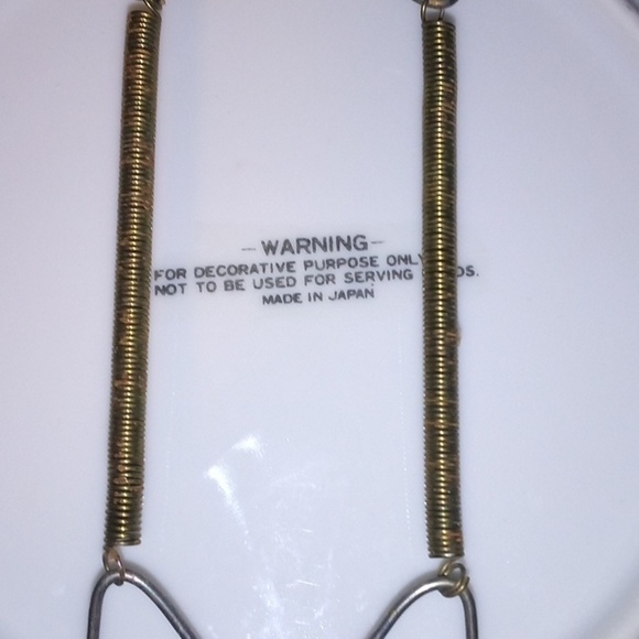 "A Home In The Wilderness" By Currier & Ives Decorated Plate W/Wall Plate Hanger - Picture 8 of 10